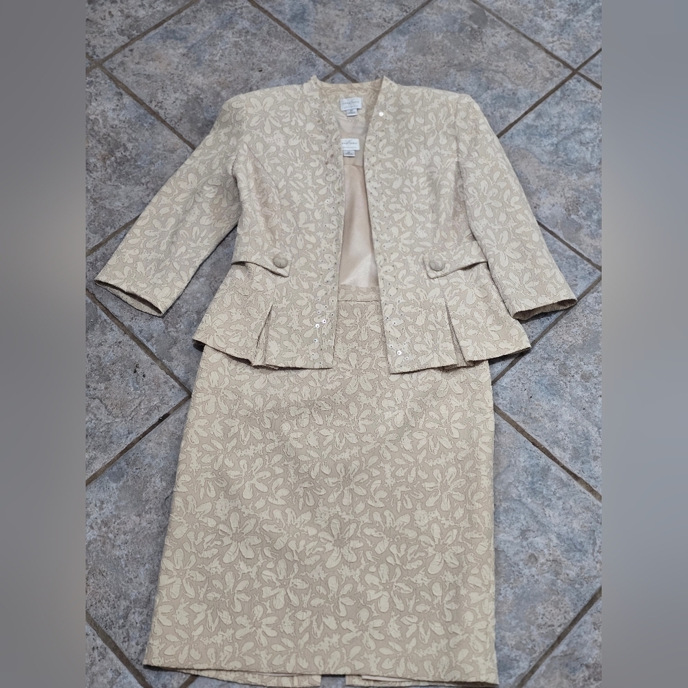 Emma James Cream Floral Skirt Set